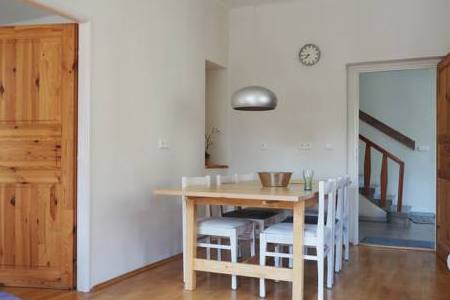 Zvonek-living-and-dinning-room-opposite-kitchen